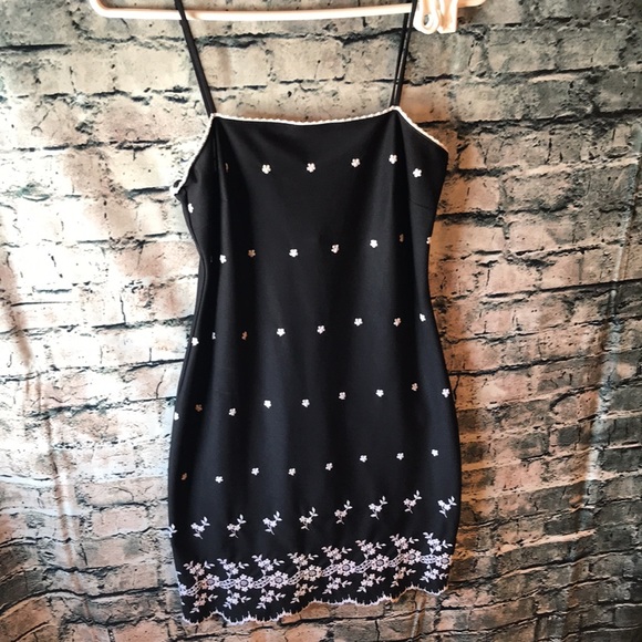 Ecru Studio Dresses & Skirts - Little Black dress - size small